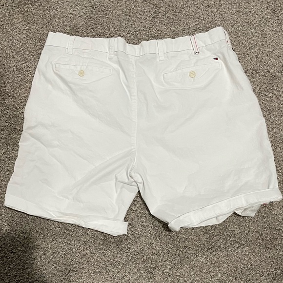 Men’s white Tommy Hilfiger shorts size 38 - Picture 2 of 4